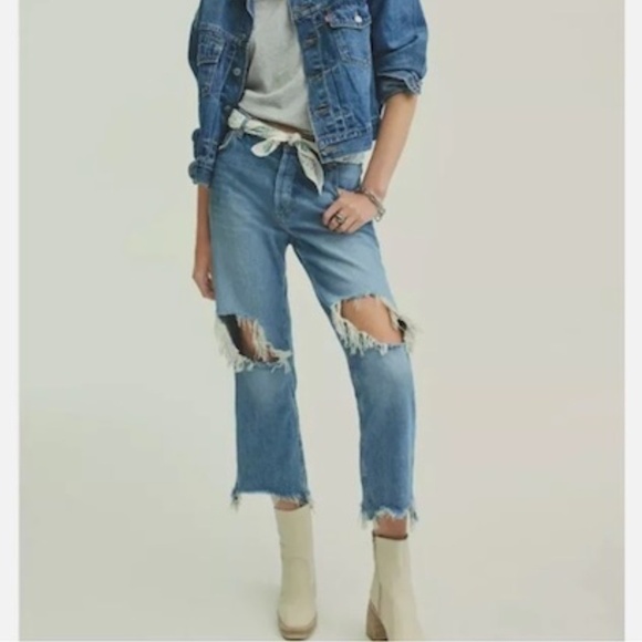 We The Free People Maggie Ripped Crop Straight Leg Light Wash Size 30 - Picture 7 of 16